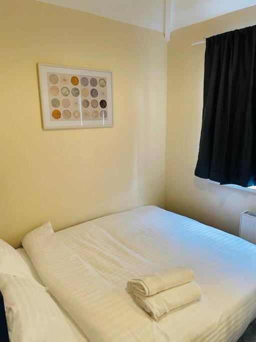 Superb And Comfortable 3Bd Home In Dagenham Esterno foto