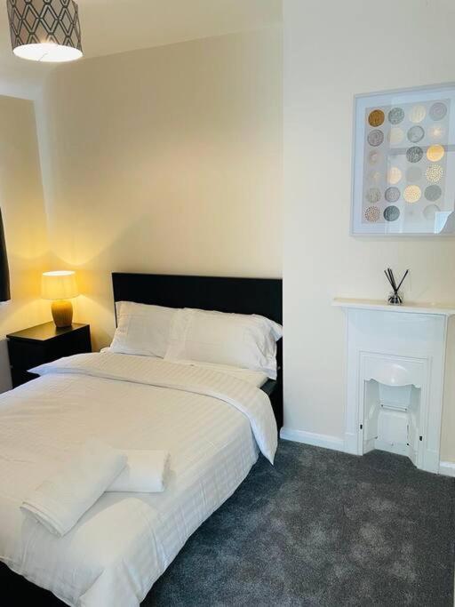 Superb And Comfortable 3Bd Home In Dagenham Esterno foto