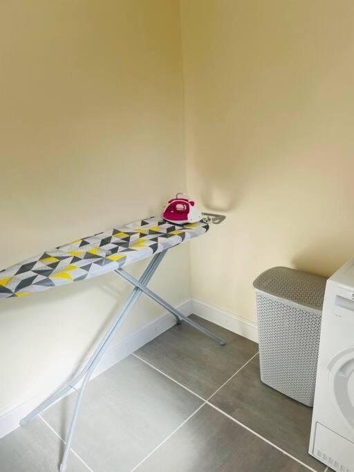 Superb And Comfortable 3Bd Home In Dagenham Esterno foto